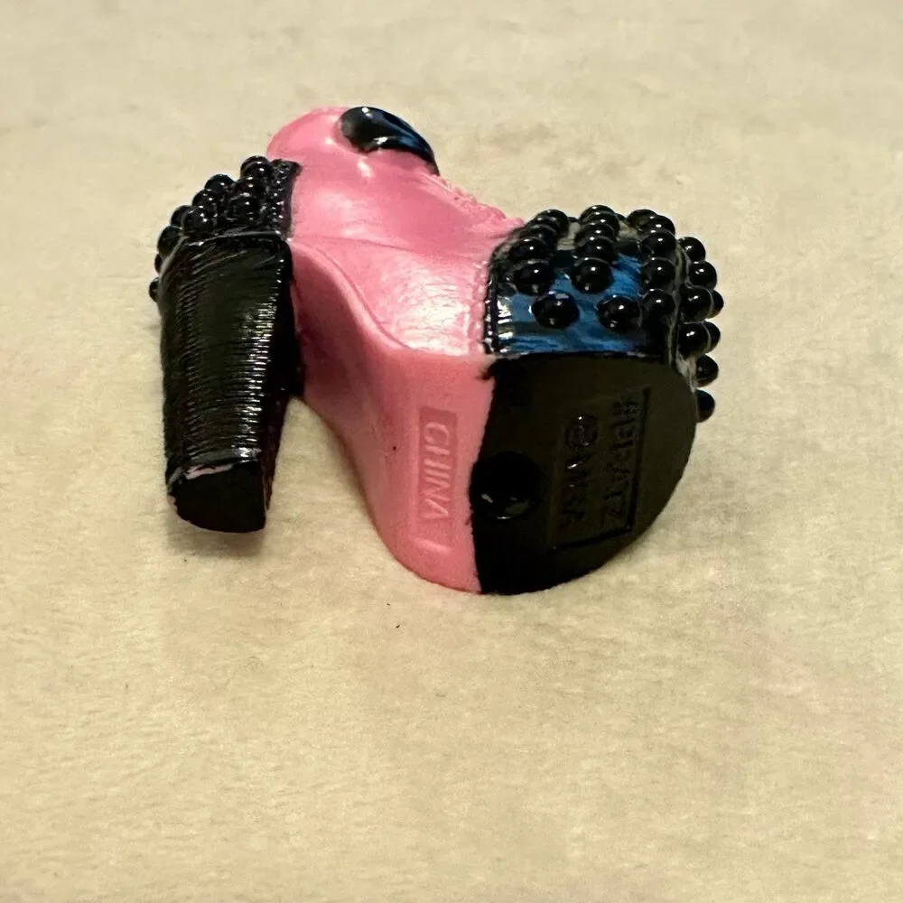 BRATZ Doll Single Shoe Black and Pink Heel
